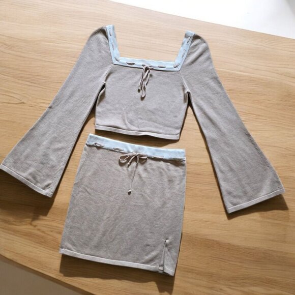 NWOT DEE ELLY ( MED ) Beige Bell Sleeve Knit Crop Top/Match Mini Skirt - Picture 1 of 4
